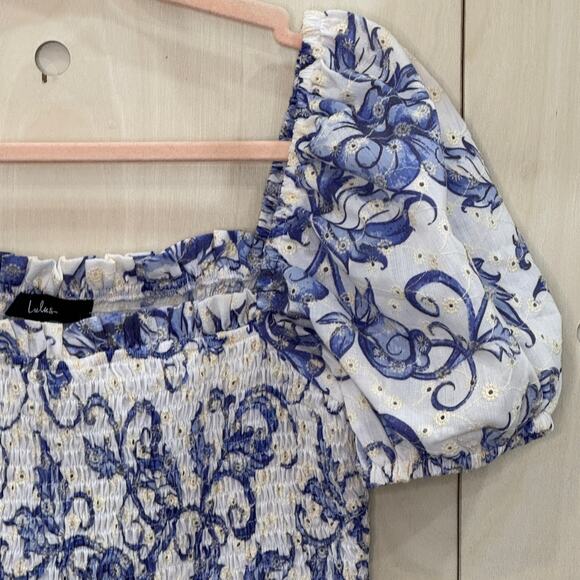 LULUS Fresh Favorite White Floral Print Eyelet Top Size M NEW Smocked - Picture 3 of 10